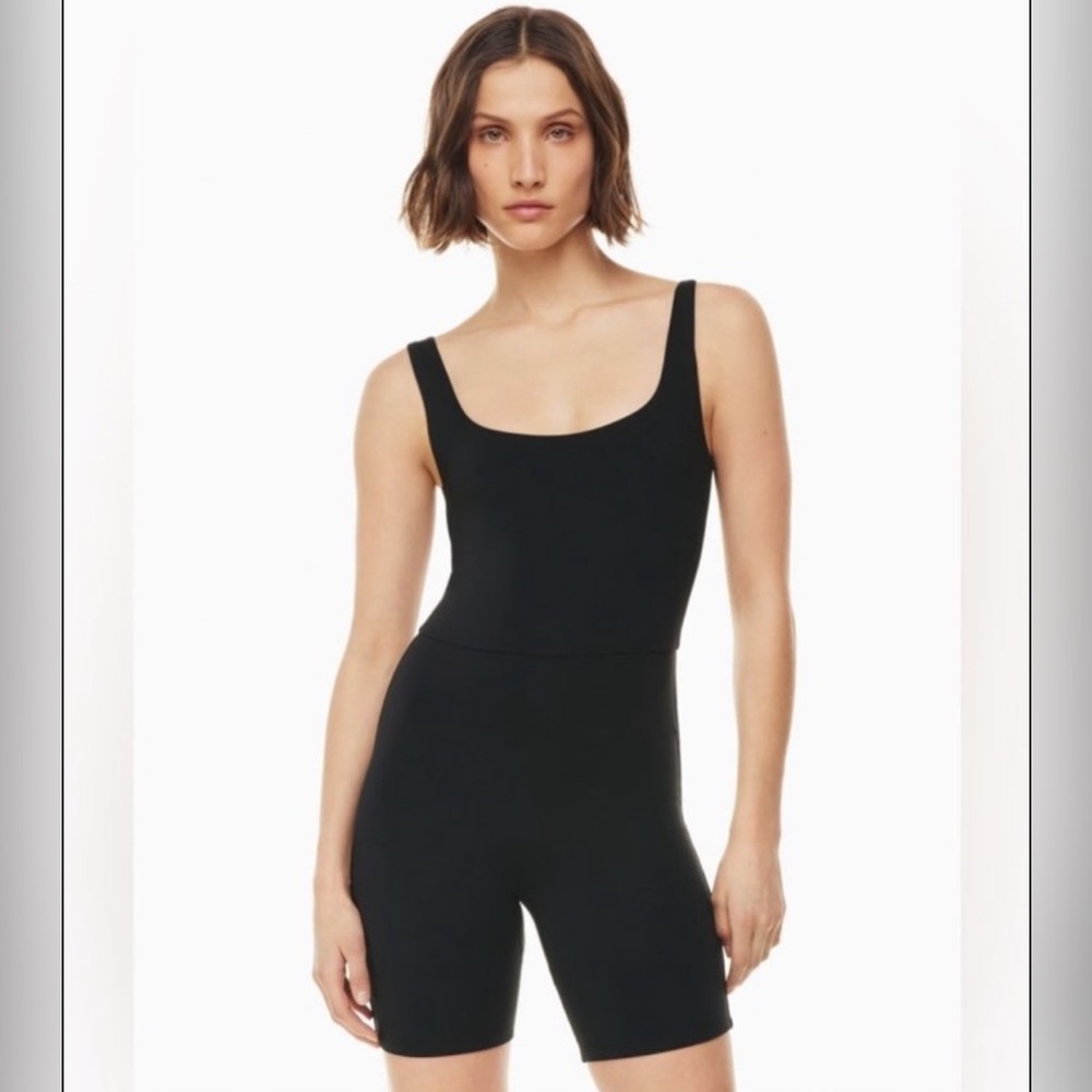 Artizia Babaton‎ Black Contour Bodysuit Shorts Sleeveless Bodysuit Medium cons